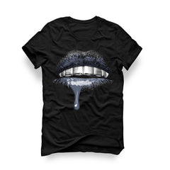 products/Lips_capandgown.jpg